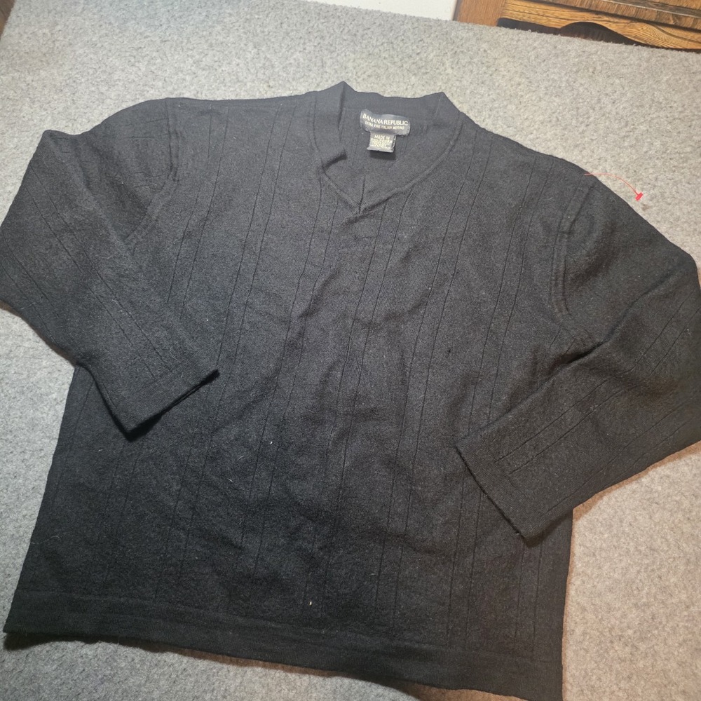 black Banana Republic extra-fine Italian merino wool V-neck sweater Large C2